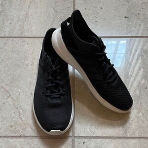 Adidas Women’s Black QT Flex Cloud Shoes size 7.5 
Good Condition